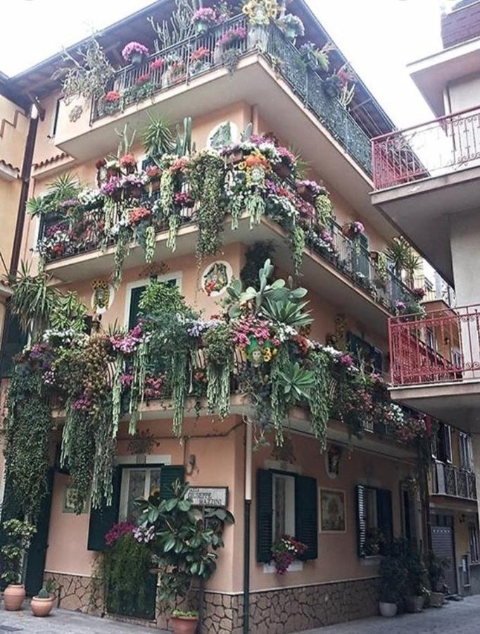 Romantica Casa A タオルミーナ エクステリア 写真