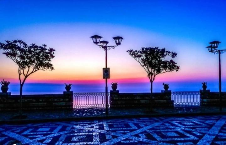 Romantica Casa A タオルミーナ エクステリア 写真